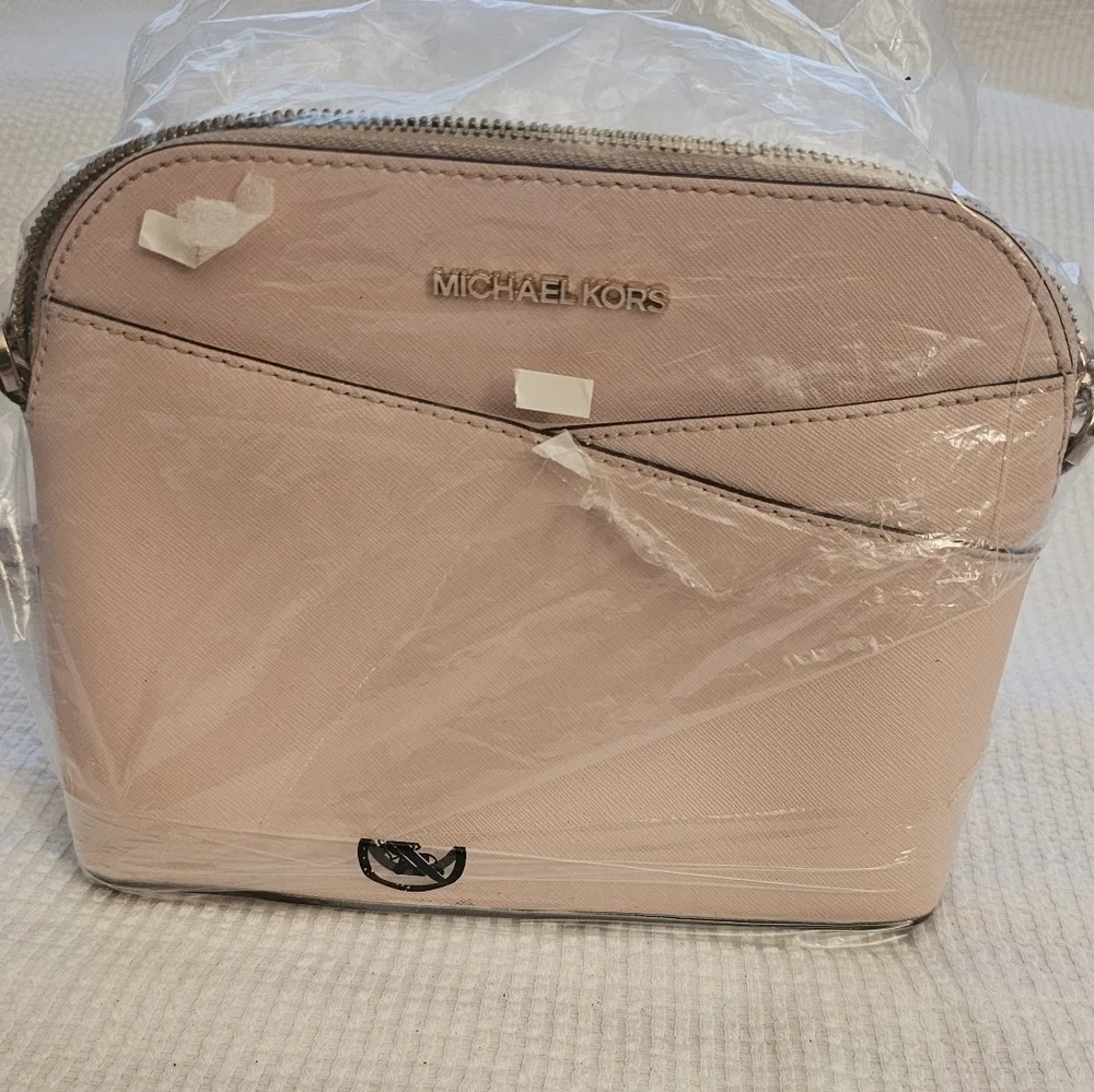 Michael Kors Jet Set Travel Dome Crossbody Bag Leather Powder Blush handhag